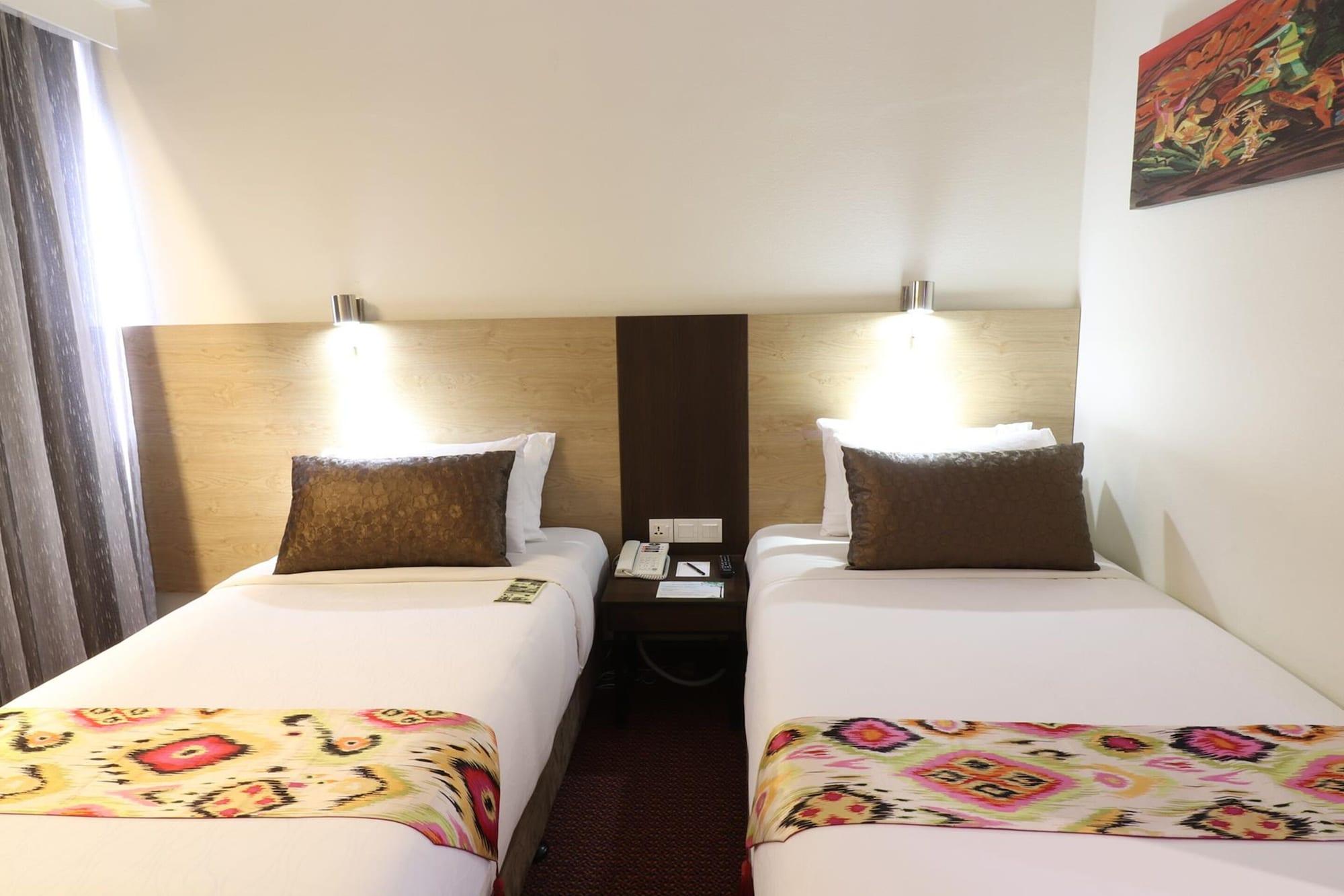 Grand Continental Hotel 4*
