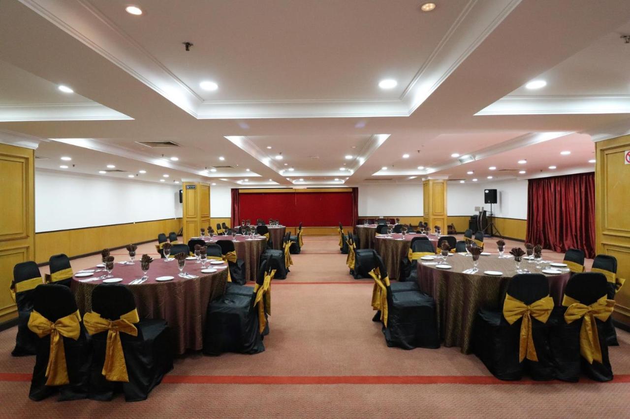 Hotel Grand Continental 4*