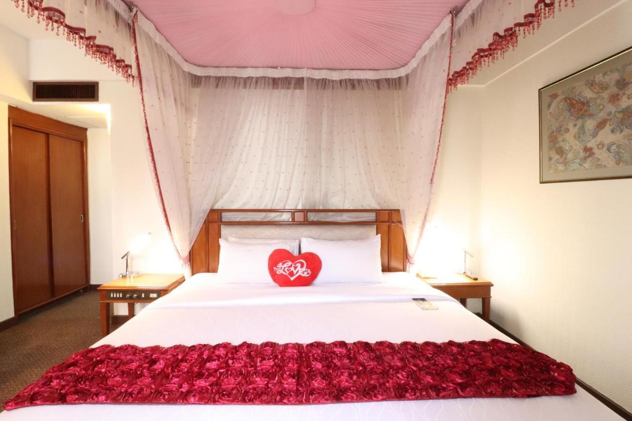 Grand Continental Hotel 4*