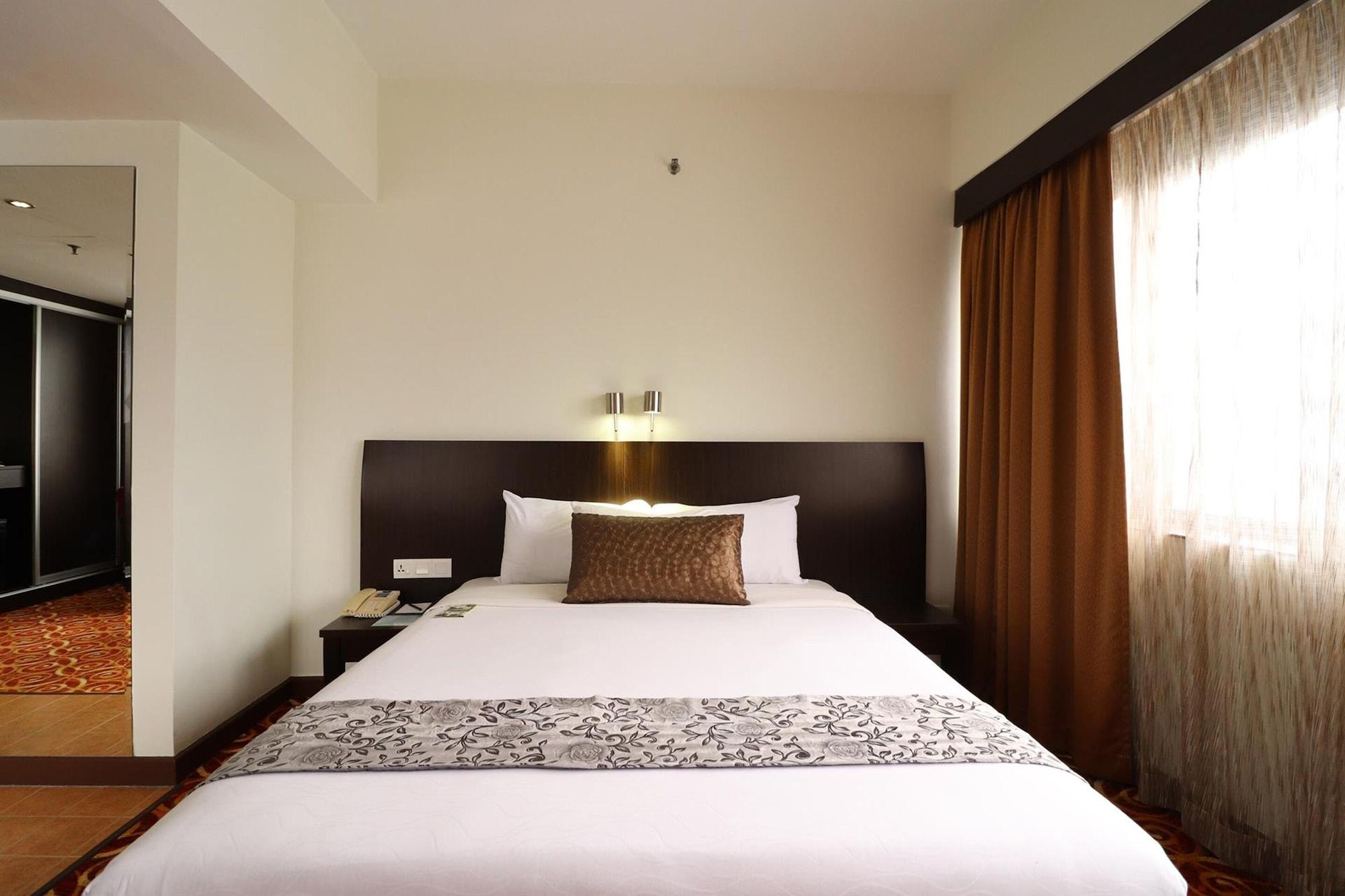 Grand Continental Hotel