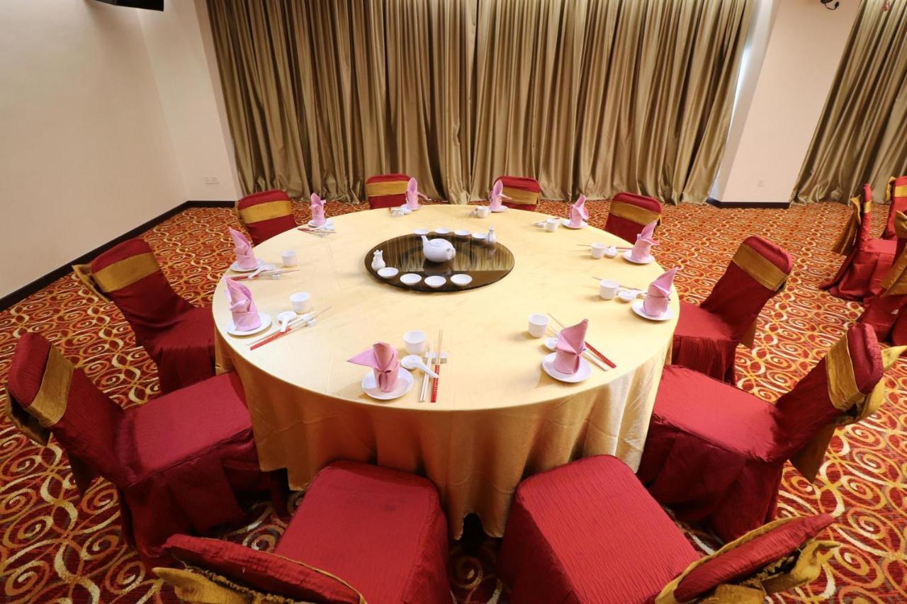 Hotel Grand Continental 4*
