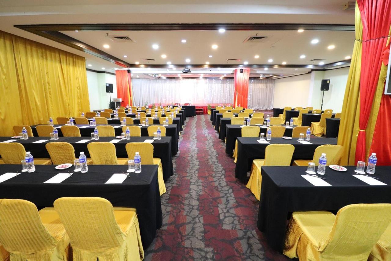 Grand Continental Hotel 4*